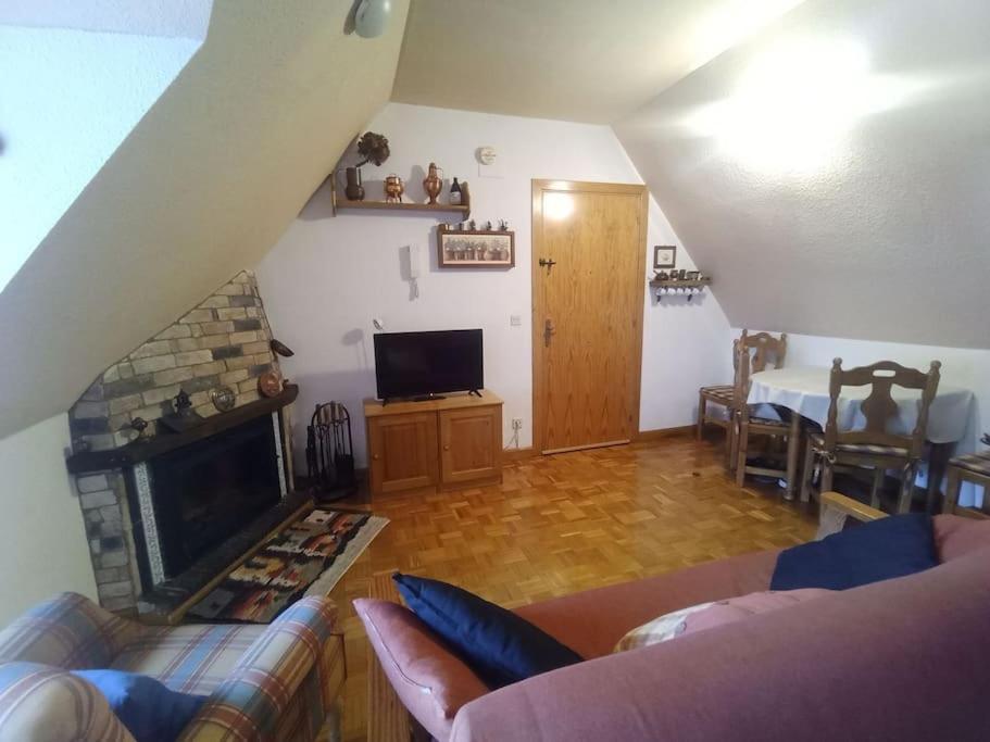 Апартаменти Atico En Pleno Pirineo Ел-Пуейо-де-Яка Екстер'єр фото